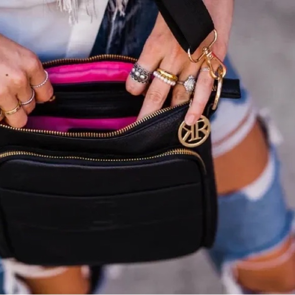 NWT: Conceal Carry Crossbody: Rissa Bag by Kinsey Rhea